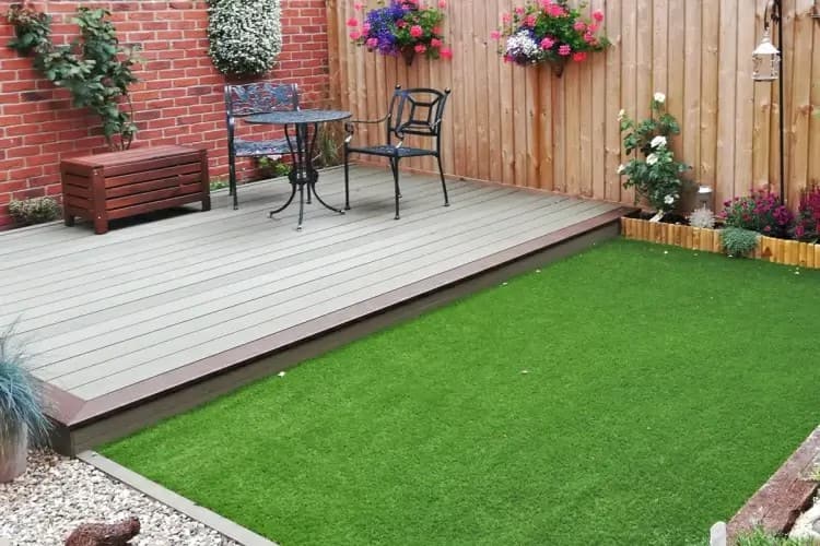 composite-decking-backyard