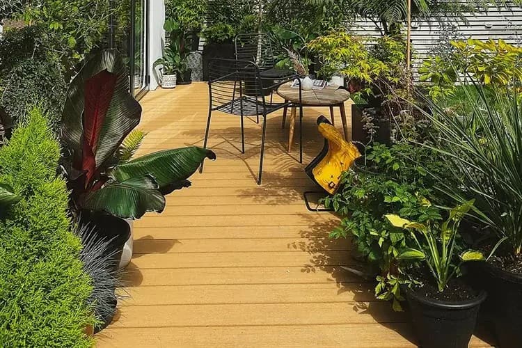 composite-decking-garden-path